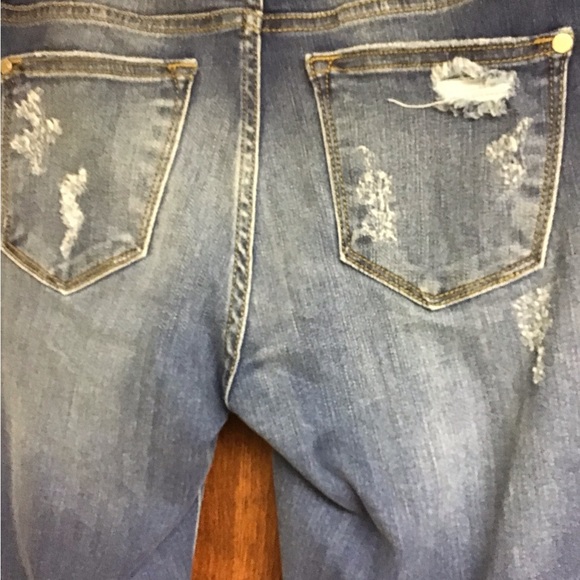 Judy Blue Distressed Jeans - Picture 4 of 5